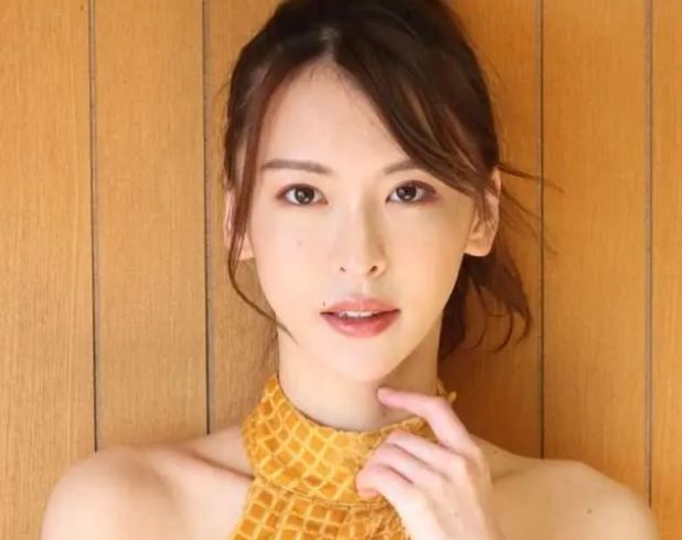 奈月塞娜是谁 她的个子好高呀(图1)