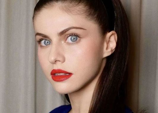 Alexandra Daddario(亚历珊德拉·达达里奥)个人资料(图1)