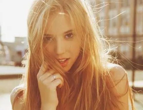 Alexis Ren是谁 Alexis Ren个人资料(图1)
