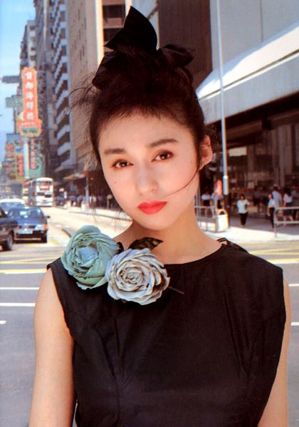 青山知可子是谁 她嫁人了没有(图1)