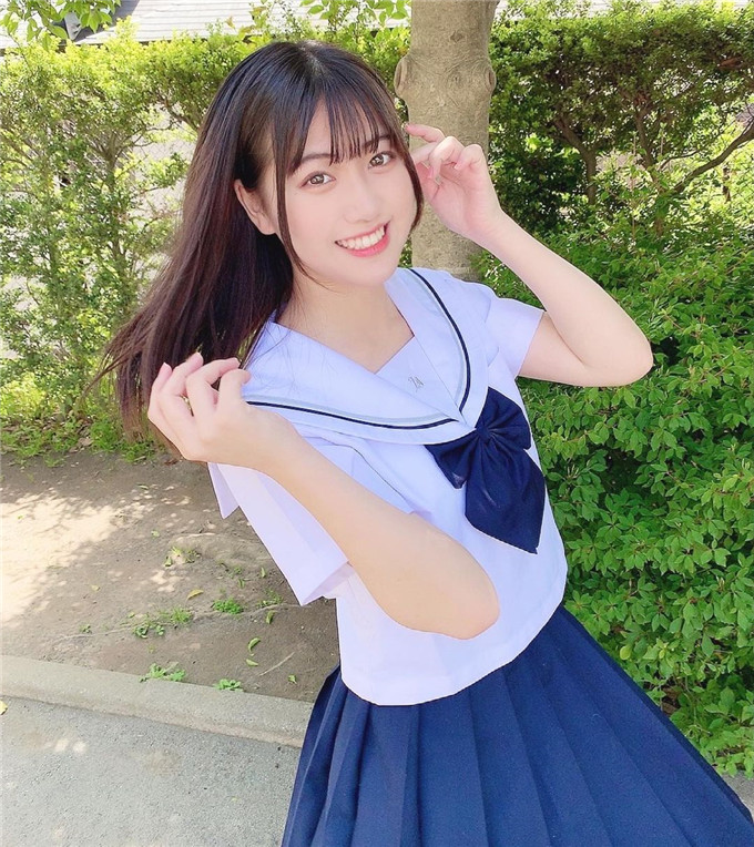 和泉芳怜一个喜欢笑的女生 这笑容真治愈(图1)