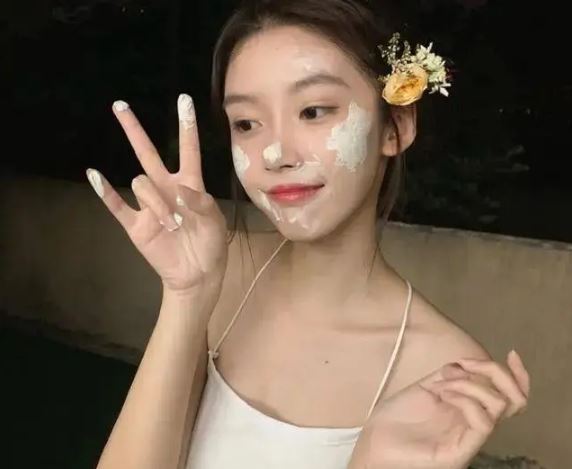 JK女神你的欲梦是什么瓜 她的手臂纹身是什么(图1)