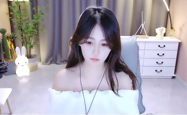 虎牙江爽八分钟体操服视频是怎么回事(图1)