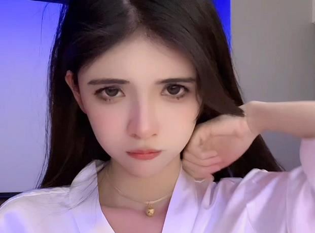 狗头萝莉是谁 狗头萝莉的人个资料(图1)