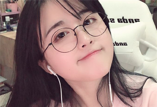 菠萝赛东为何停播 菠萝赛东真名(图2)