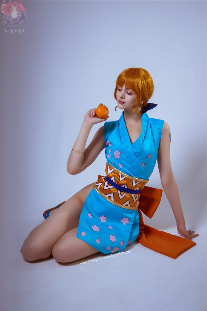 俄罗斯将近2米的COSER 扮演《海贼王》女帝会是什么效果(图2)