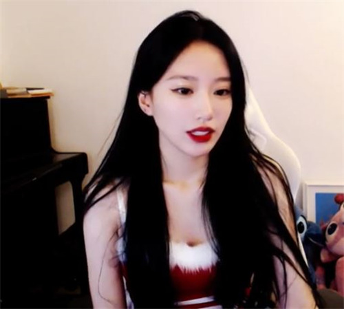 斗鱼LOL女主播小苏菲自爆和开塞露的那些陈年往事(图2)